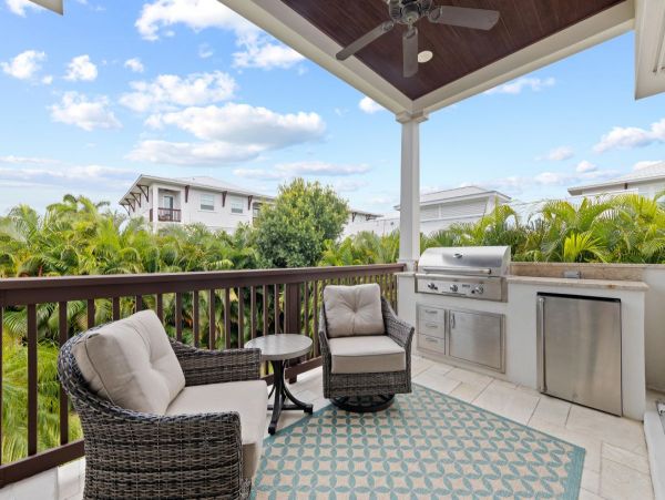 Beautiful & Spacious 3 Bedroom Home in Siesta Key Sleeps 10