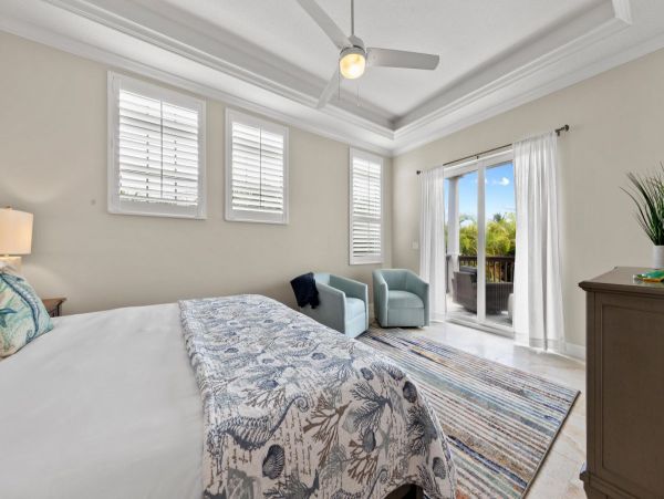 Beautiful & Spacious 3 Bedroom Home in Siesta Key Sleeps 10