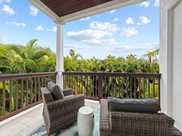 Beautiful & Spacious 3 Bedroom Home in Siesta Key Sleeps 10