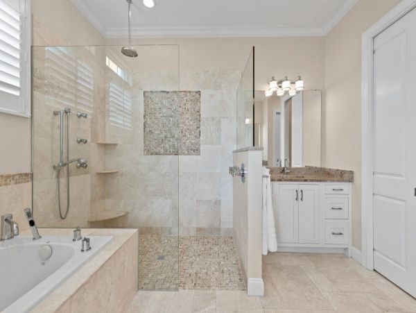 Beautiful & Spacious 3 Bedroom Home in Siesta Key Sleeps 10