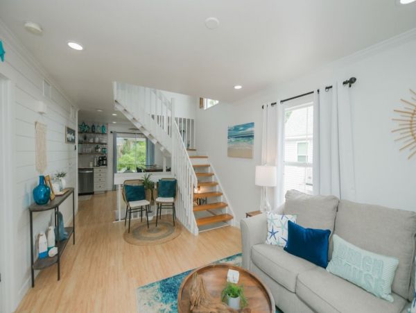 Holmes Beach Vacation Home Steps To The Beach - 6 Guests