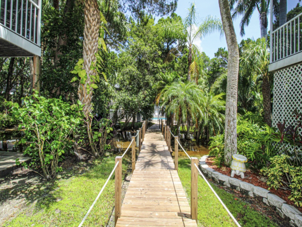 Holmes Beach Vacation Home Steps To The Beach - 6 Guests
