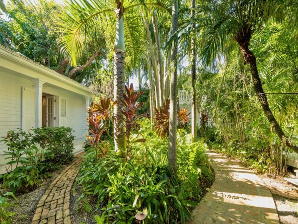 Key West Vacation Home With Private Pool Sleeps 12 Guests