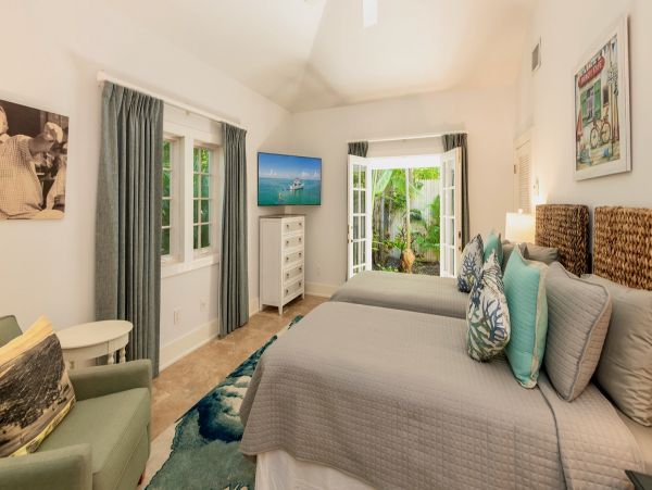 Key West Vacation Home With Private Pool Sleeps 12 Guests