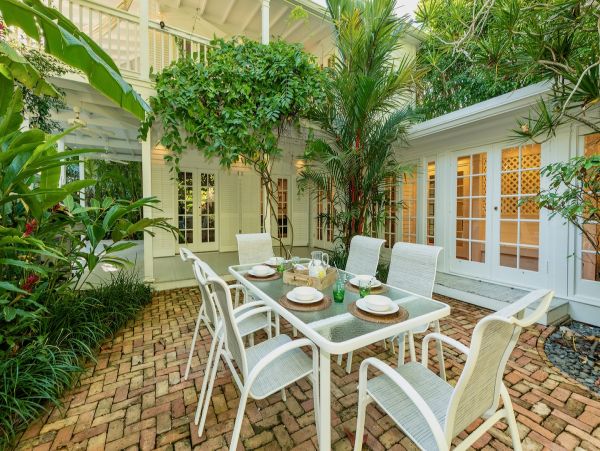 Key West Vacation Home With Private Pool Sleeps 12 Guests