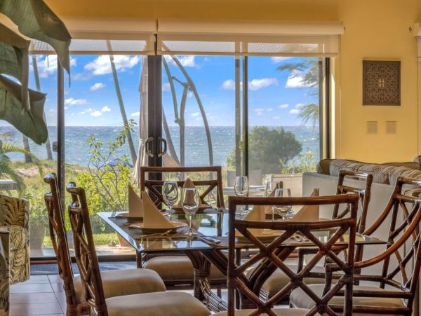 Kihei Stunning 3 Bedroom Vacation Beach Home Sleeps 12