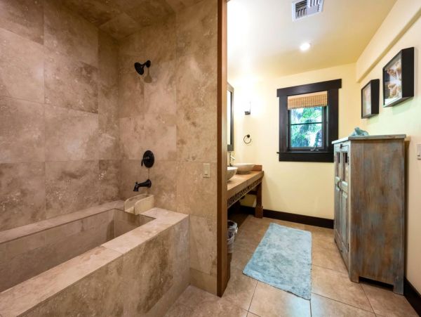 Kihei Stunning 3 Bedroom Vacation Beach Home Sleeps 12