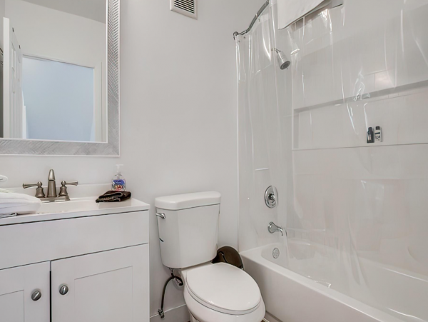 Lovely 4 Bedroom Rental with Charming Loft Sleeps 12 Guests