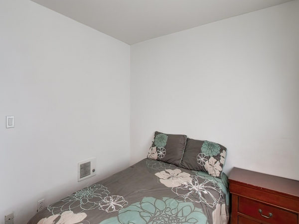 Lovely 4 Bedroom Rental with Charming Loft Sleeps 12 Guests