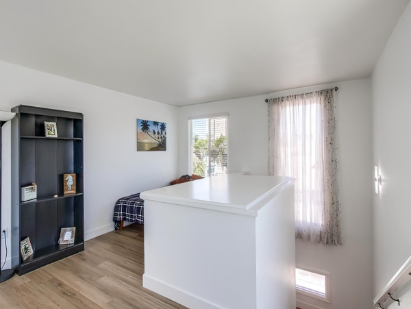 Lovely 4 Bedroom Rental with Charming Loft Sleeps 12 Guests