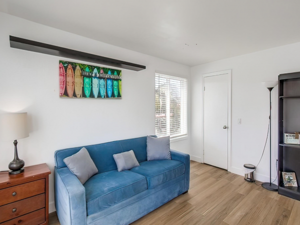 Lovely 4 Bedroom Rental with Charming Loft Sleeps 12 Guests