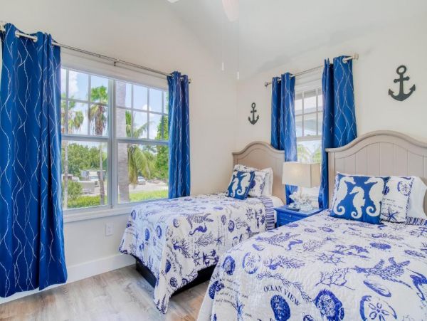 Friendly Townhouse with Private Hot Tub in Duck Key