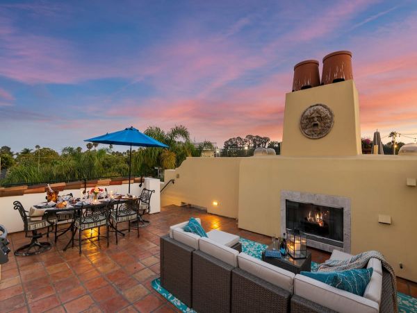 Modern Mediterranean Vacation Townhome In Santa Barbara