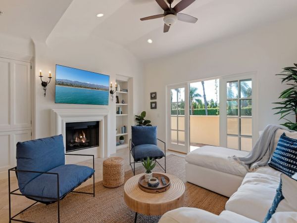 Modern Mediterranean Vacation Townhome In Santa Barbara