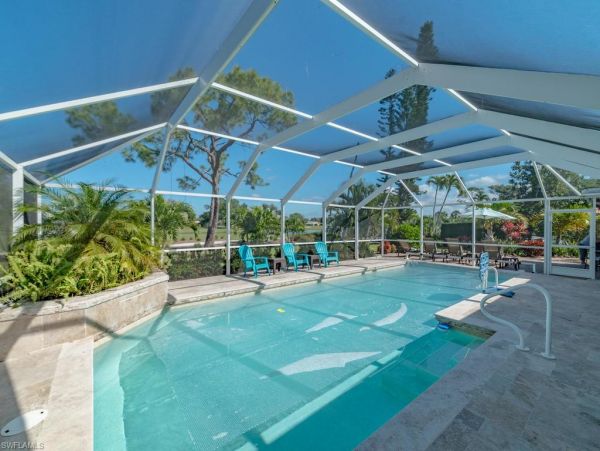 Three Bedrooms Golf Course Rental Home in Marco Island