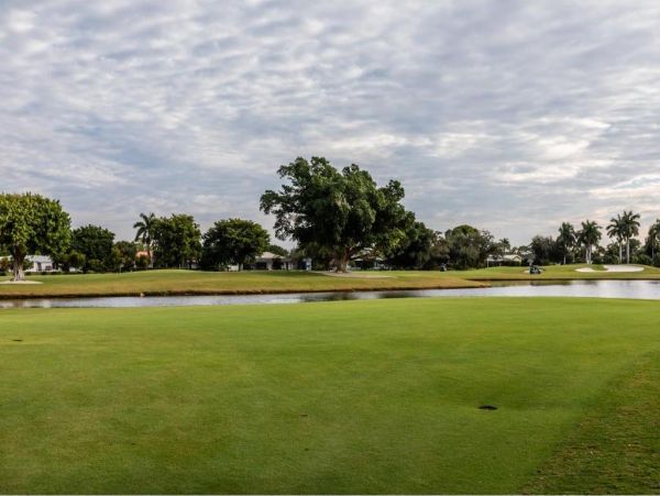 Three Bedrooms Golf Course Rental Home in Marco Island