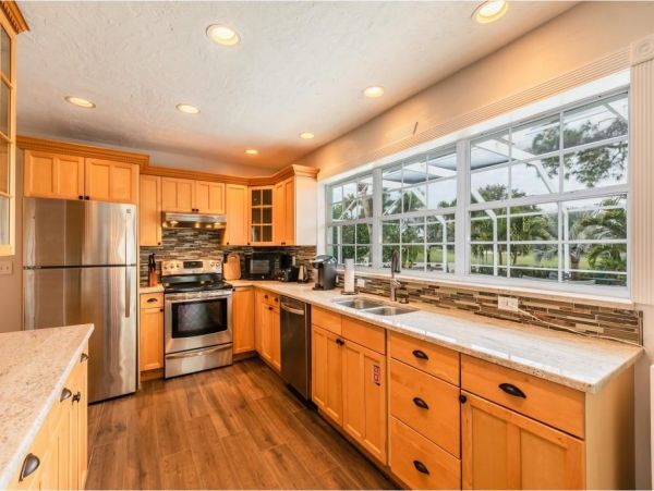 Three Bedrooms Golf Course Rental Home in Marco Island