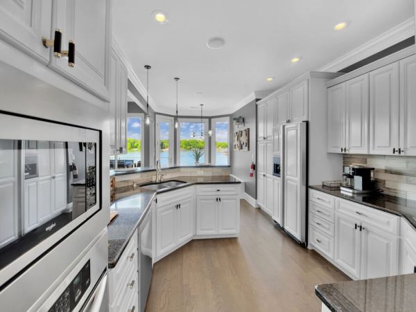 Luxury Lakefront Vacation Home With Boat Dock 16 Guests