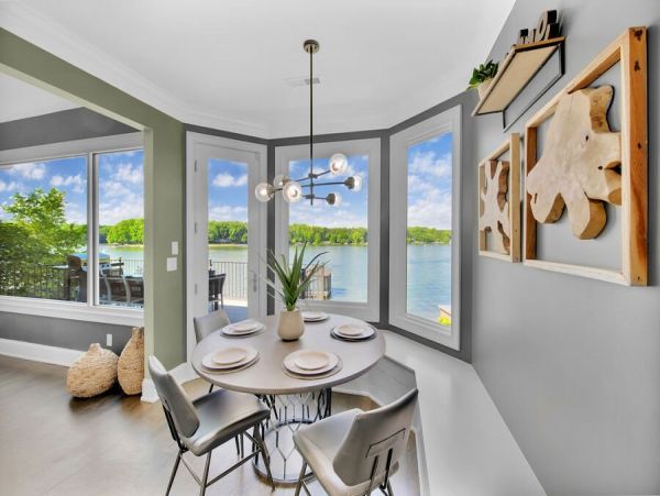 Luxury Lakefront Vacation Home With Boat Dock 16 Guests