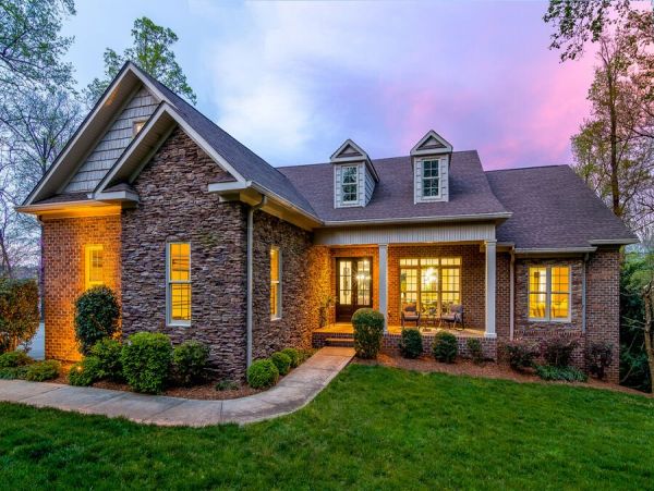 Luxury Lakefront Vacation Home With Boat Dock 16 Guests