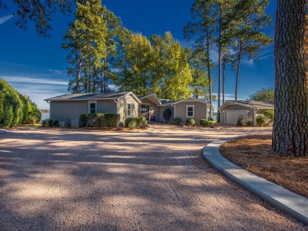 Mesmerizing Lake Views, Vacation Home Lake Norman 10 Guests