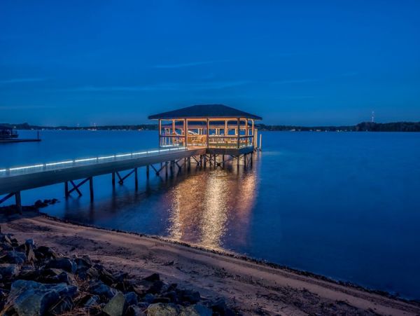 Mesmerizing Lake Views, Vacation Home Lake Norman 10 Guests