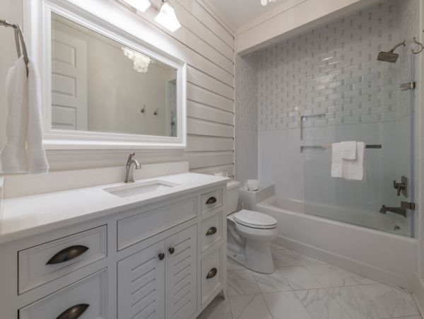 Lake Front Luxury Four Bedroom Home Lake Norman With Views