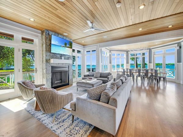 Lake Front Luxury Four Bedroom Home Lake Norman With Views