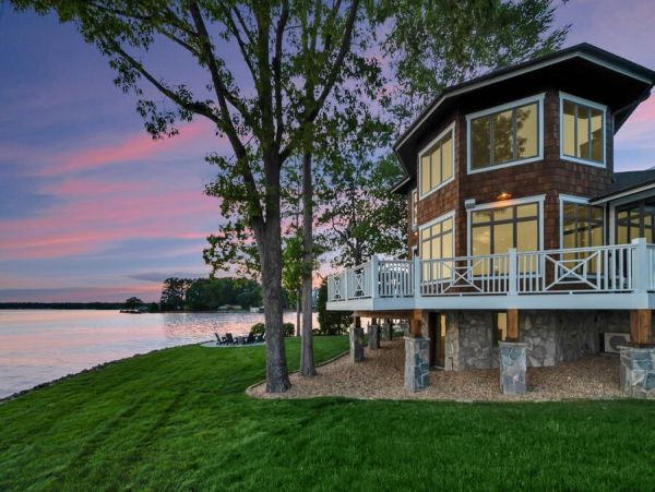 Lake Front Luxury Four Bedroom Home Lake Norman With Views