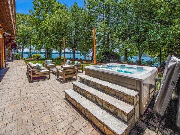 Lake Front Luxury Four Bedroom Home Lake Norman With Views