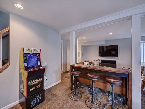 Waterfront Vacation Home In Lake Norman Sleeps 9 Guests