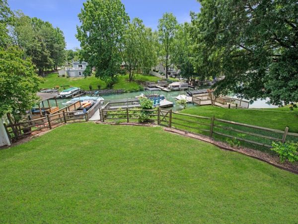 Waterfront Vacation Home In Lake Norman Sleeps 9 Guests