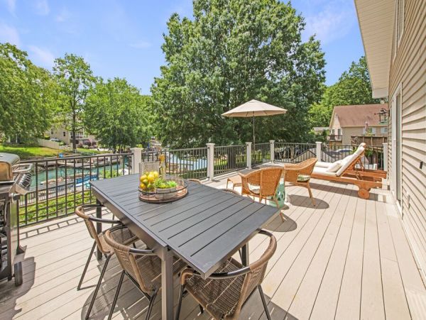 Waterfront Vacation Home In Lake Norman Sleeps 9 Guests