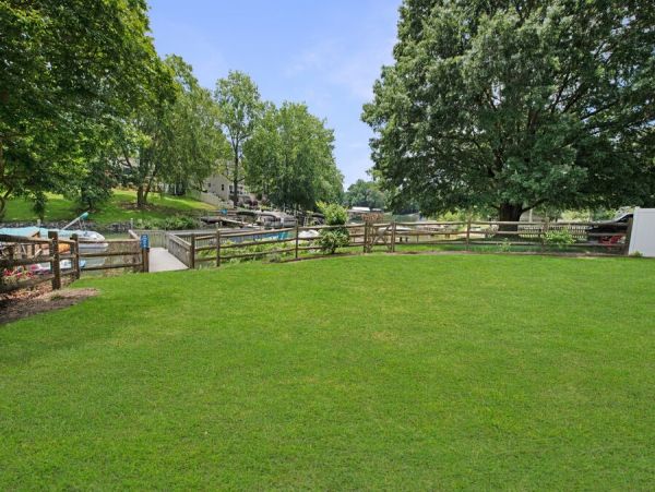 Waterfront Vacation Home In Lake Norman Sleeps 9 Guests