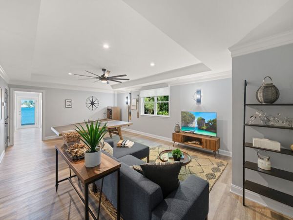 Beautiful 3 Bedroom Home in Lake Norman With Sandy Beach