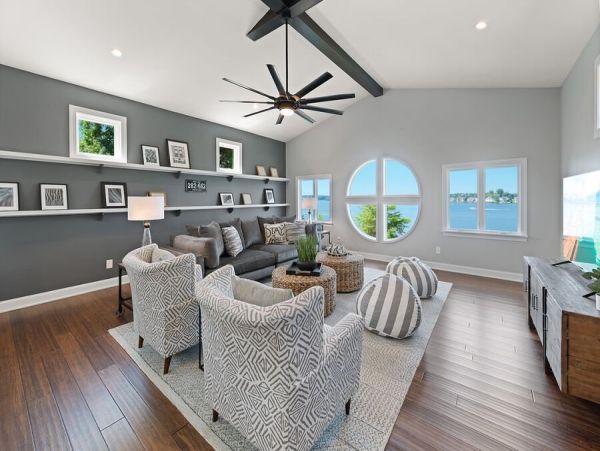 Beautiful 3 Bedroom Home in Lake Norman With Sandy Beach