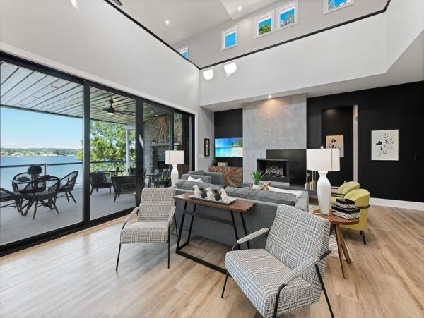 Beautiful 3 Bedroom Home in Lake Norman With Sandy Beach