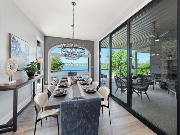 Beautiful 3 Bedroom Home in Lake Norman With Sandy Beach