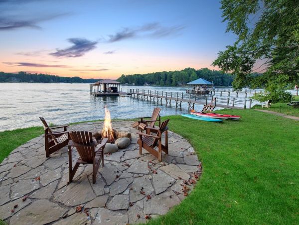 Lake Norman Amazing Four Bedroom Lake Rental Home