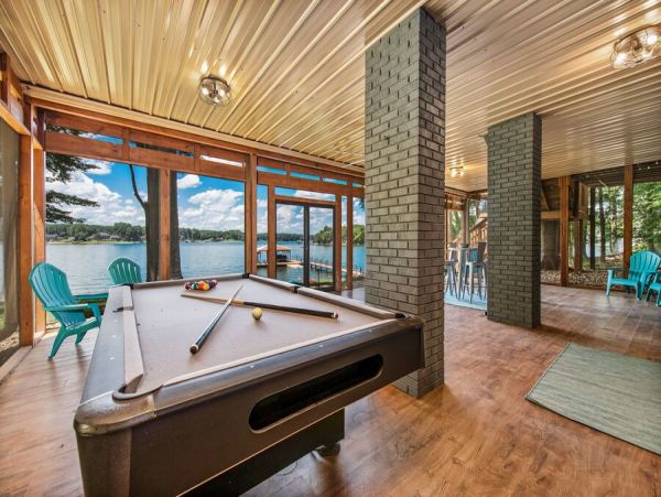 Lake Norman Amazing Four Bedroom Lake Rental Home
