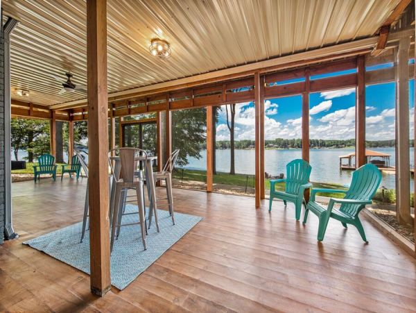 Lake Norman Amazing Four Bedroom Lake Rental Home