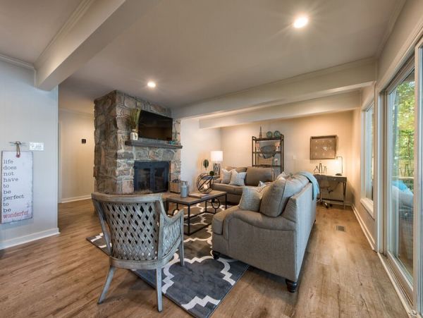 Charming Lake Norman Waterfront Vacation Cottage Sleeps 8