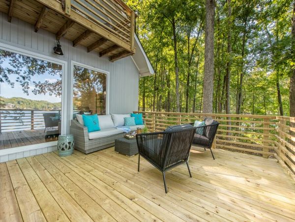 Charming Lake Norman Waterfront Vacation Cottage Sleeps 8