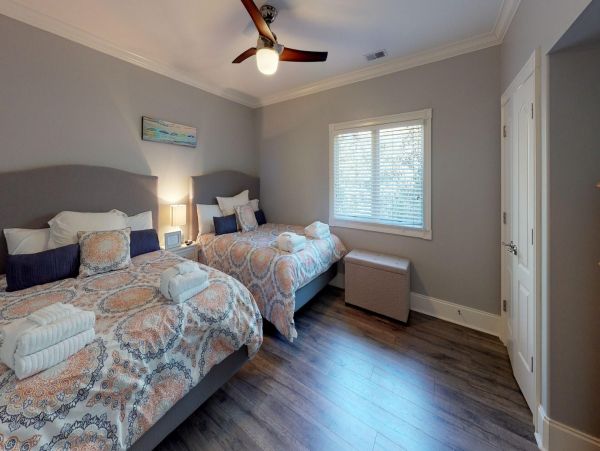 Seven Bedrooms Luxury Rental Home in Hilton Head Sleeps 23