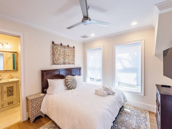 Walk to Beach Luxury 7 Bedroom Pool Home On Hilton Head