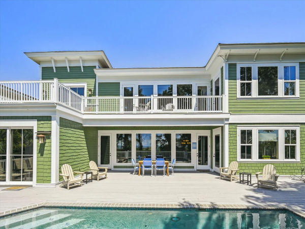 Hilton Head 7-Bedroom Beachfront Haven with a Pool Sleeps 20