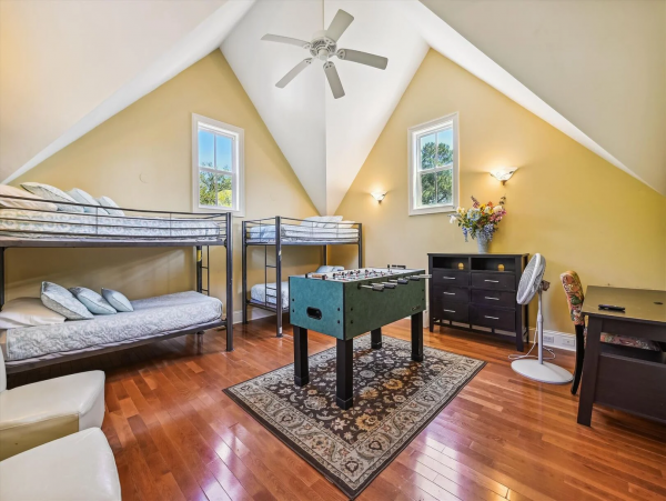 Hilton Head 7-Bedroom Beachfront Haven with a Pool Sleeps 20