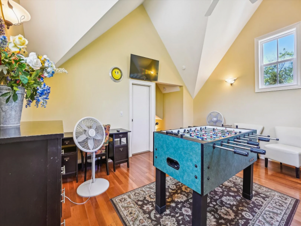 Hilton Head 7-Bedroom Beachfront Haven with a Pool Sleeps 20
