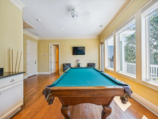 Hilton Head 7-Bedroom Beachfront Haven with a Pool Sleeps 20