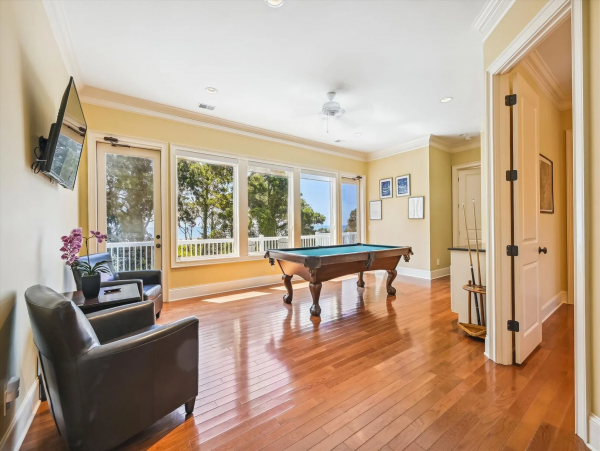 Hilton Head 7-Bedroom Beachfront Haven with a Pool Sleeps 20